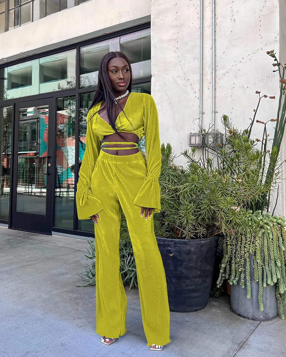 Doweha Two Piece Outfits for Women Summer Cute Plisse Set Outfit Lounge Sets Bell Sleeve Top Pants Sets Sexy 2 Piece Outfits