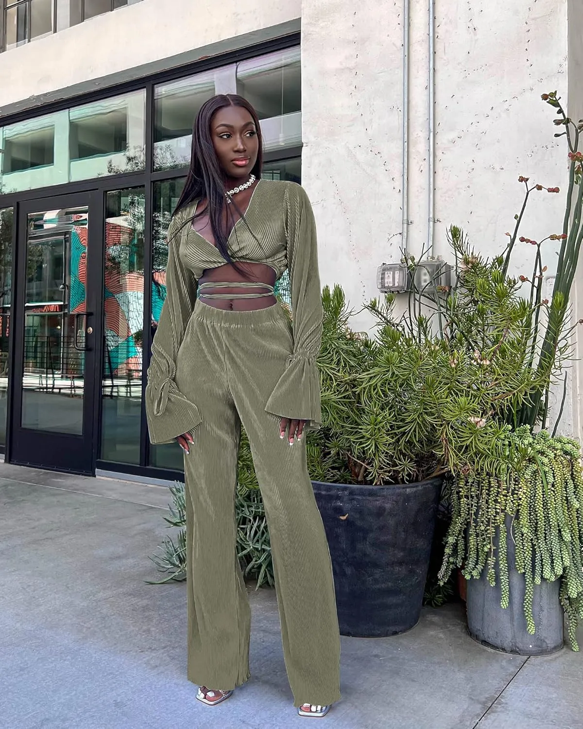 Doweha Two Piece Outfits for Women Summer Cute Plisse Set Outfit Lounge Sets Bell Sleeve Top Pants Sets Sexy 2 Piece Outfits
